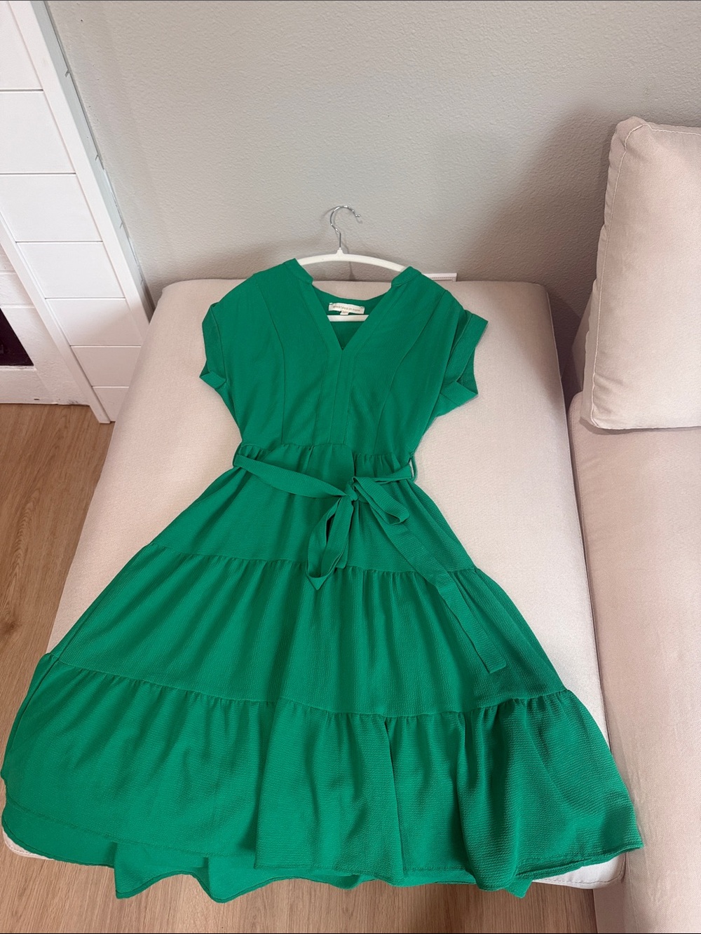 Monteau Emerald Green V-Neck Tiered Maxi Dress with Waist Tie(Ships from Alaska)